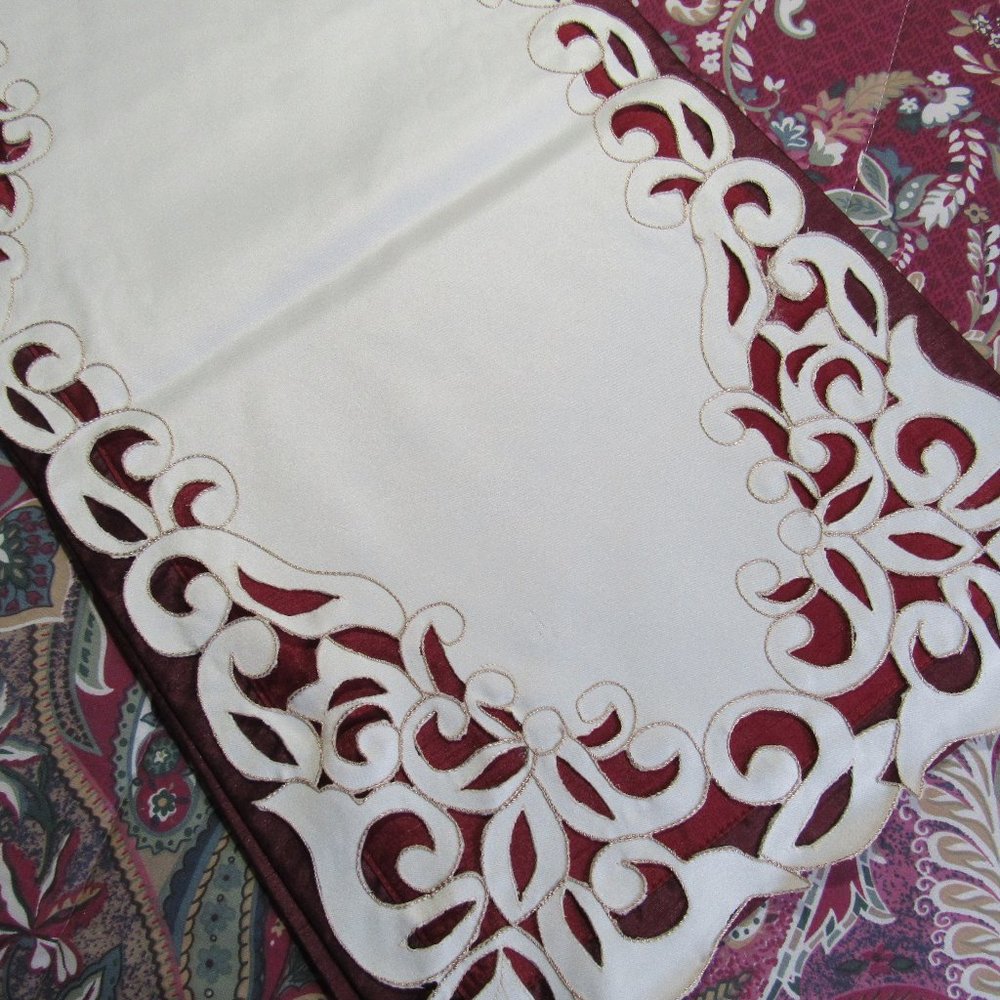 TABLE  2-PIECE RUNNER - Picture 2 of 10